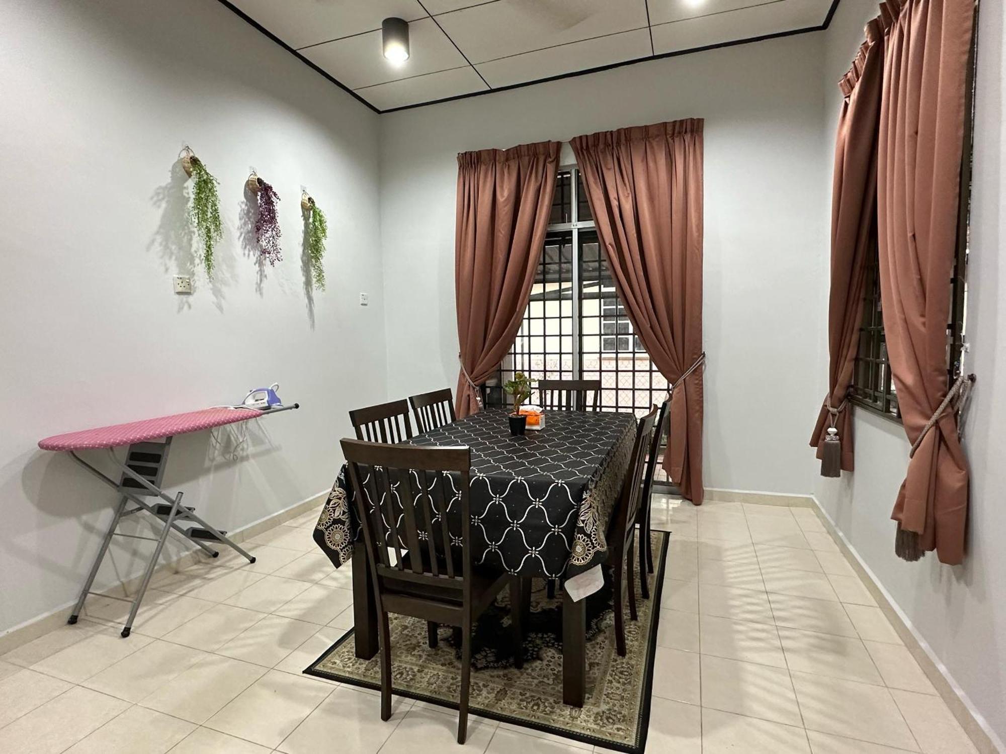 Homestay Izhan Bandar Kuala Terengganu Exterior photo
